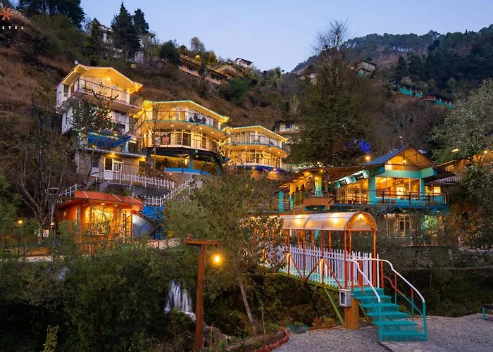 Zostel Plus Mussoorie, Kempty
